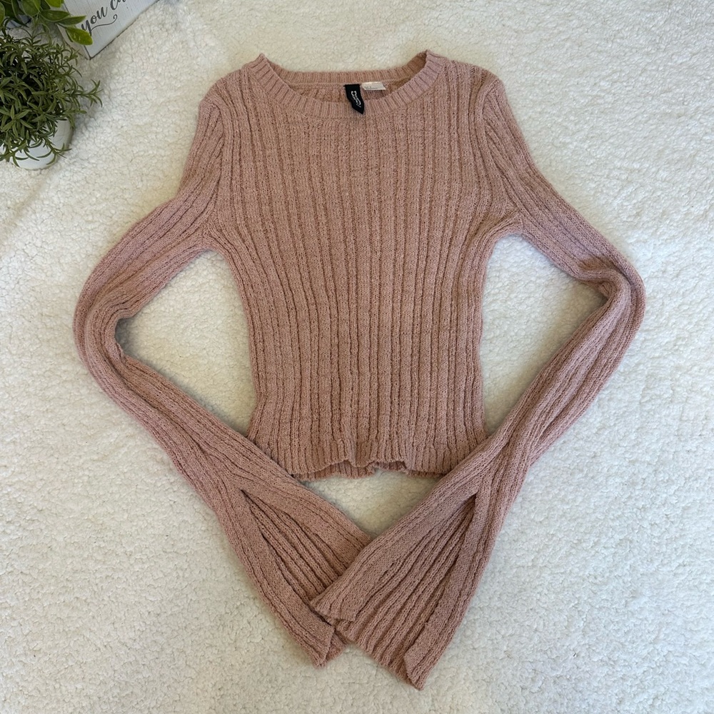 Divided beautiful women’s top. Size small.